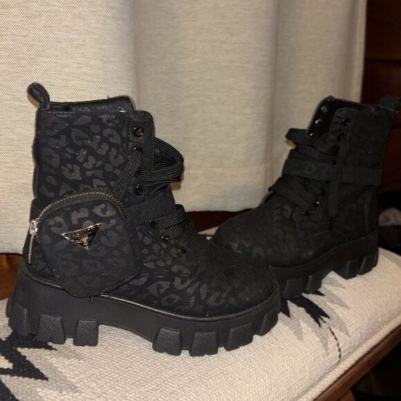 Designer inspired like new no tags Moto boots with little side boot bag attached - Picture 11 of 16